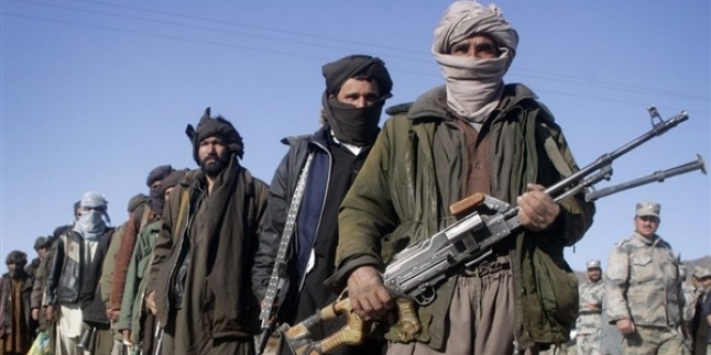 Afganistan’da 150 Taliban Militanı Teslim Oldu