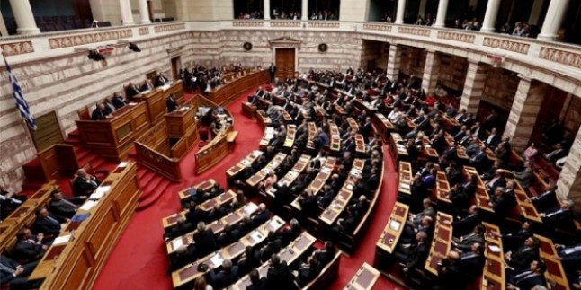 Yunan Parlamentosu 2015 Yılı Bütçesini Onayladı…