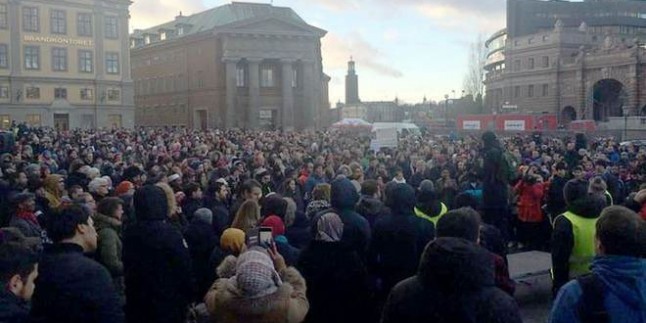İsveç’te Camilere Yapılan Saldırılar Protesto Edildi…