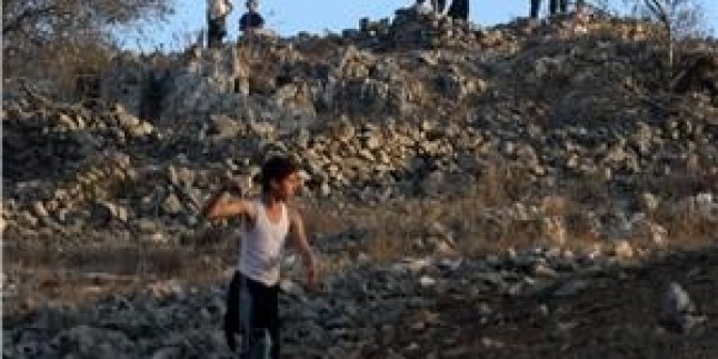 Nablus’un Güneyinde 2 Filistinli Genç İşgalci Askerlerin Ateşiyle Yaralandı…