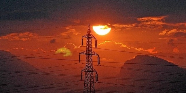 İsrail Filistinlilerin elektriğini kesti…