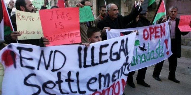 Filistin Halkı, Korsan İsrail Cumhurbaşkanı Rivlin’i Protesto Etti…