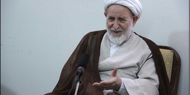 İran Uzmanlar Konseyi, yeni başkanları olarak Ayetullah Muhammed Yezdi’yi seçti…