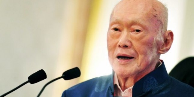 Singapur’un ilk başbakanı Lee Kuan Yew, 91 yaşında hayatını kaybetti.