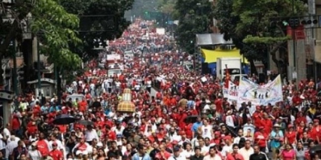 Venezuela’da halk emperyalizme karşı yürüdü…