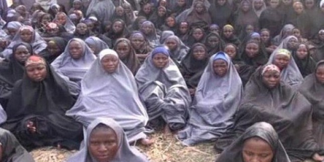Uluslararası Af Örgütü, Boko Haram’ın en az 2 bin kadın kaçırdığını söyledi.