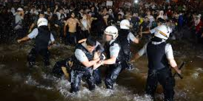 Brezilya Halkı Polis Şiddetini Protesto Etti.