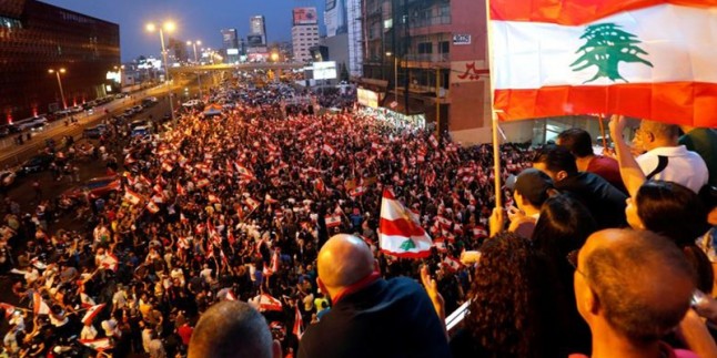 Lübnan’da hükümet karşıtı gösteriler sürüyor