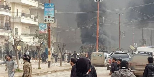 Suriye’nin kuzeyindeki Afrin ve Bab’da bomba yüklü araçlarla düzenlenen saldırılarda 7 kişi yaralandı