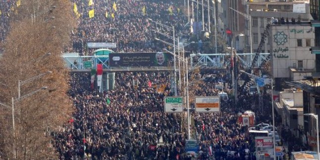 Cevad Zarif, Katil Trump’a hitaben: Daha önce böyle insan seli gördün mü?