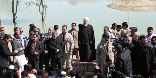 Cumhurbaşkanı Ruhani: Hükümet selzedelerin yanındadır