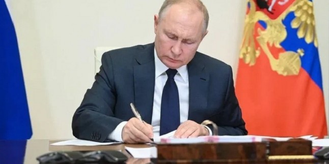 Putin, yeni bölgelerin Rusya topraklarına ilhakını imzaladı