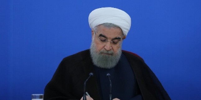 Ruhani: İslam dininden açık bir görüntü vererek düşmanların yarattığı krizlerle mücadele edilmeli