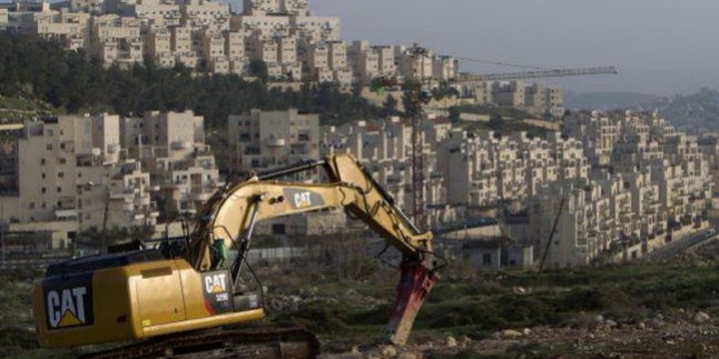 Siyonist İsrail Filistinlilerin arazilerini gasbetmeye devam ediyor