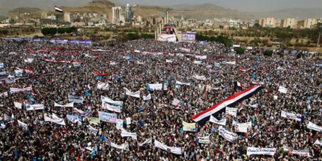 Onbinlerce Yemenli işgalin 1. yılında sokağa çıktı