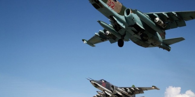 Suriye jetleri, Rakka’da IŞİD hedeflerini vurdu