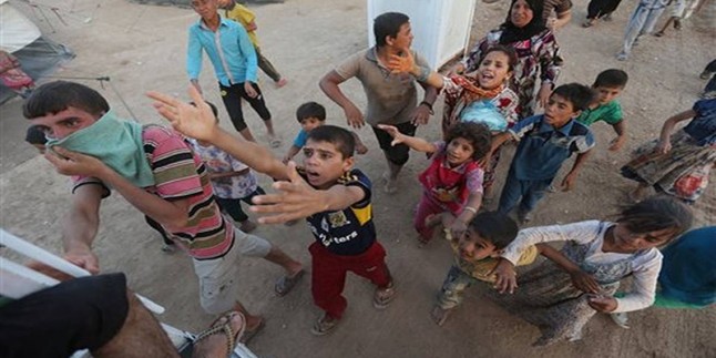 Arabistan Iraklı mültecilere yardımı engelliyor