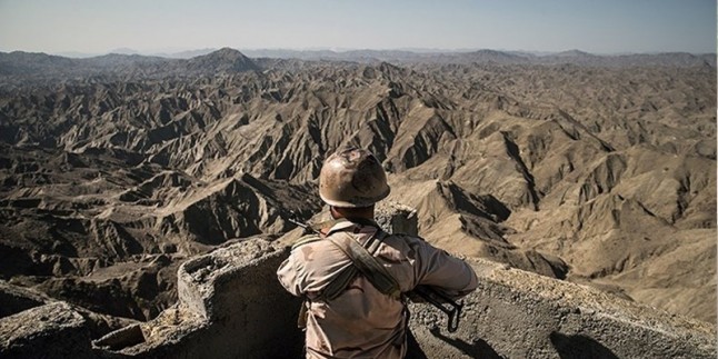 İran sınırında 4 asker şehit edildi