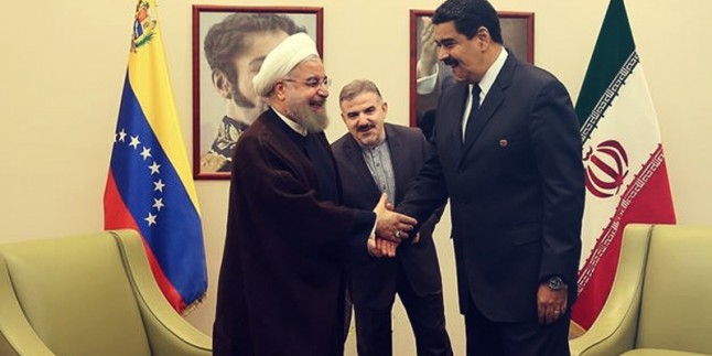 İran ve Venezuella Cumhurbaşkanları Karakas’ta Bir araya Geldi