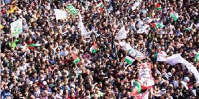 5 şehidin cenazesine El-Halil’de on binlerce Filistinli katıldı