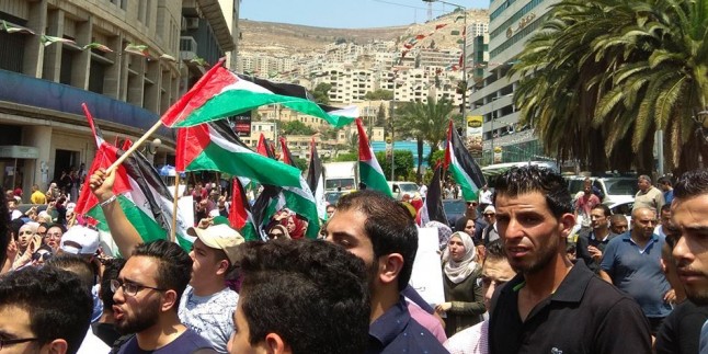​Filistinli Gruplar Kudüs Halkının Kazandığı Zaferi Övdü