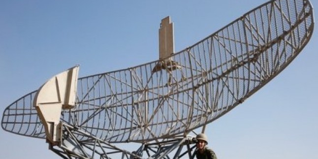 İran’da ”Muharrem” tatbikatı kapsamında ”Fetih-14” radarı tanıtıldı