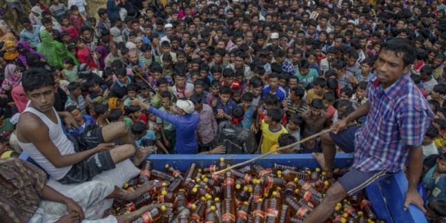 Bangladeş yönetiminin Arakanlı müslümanları ıssız bir adaya yerleştirmek istediğini bildi