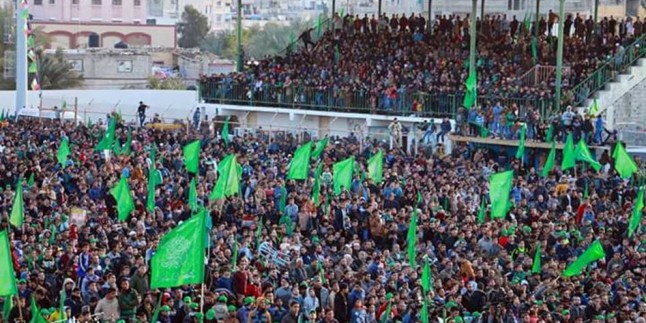 Hamas’ın Gazze’deki Kuruluş Etkinliğine Katılan On Binler Direnişe Biatını Yeniledi