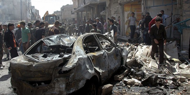 Suriye’de üç bombalı araçla yapılan saldırıda 22 kişi hayatını kaybetti 100’den fazla kişi yaralandı