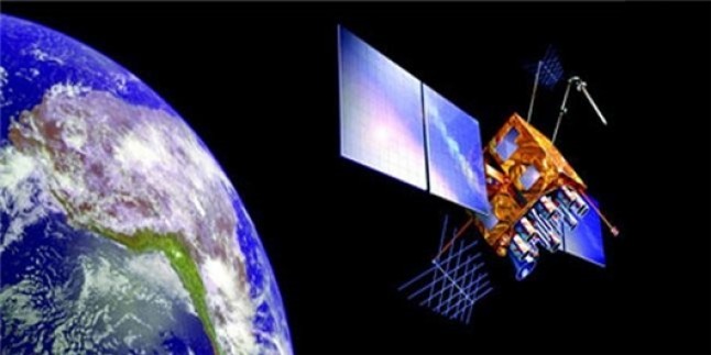İBT Bakanı Vaizi: İran kendi uydularını üretiyor