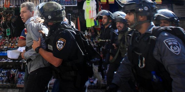 İşgal Rejimi bir ayda 590 Filistinliyi gözaltına aldı