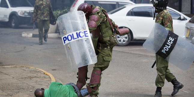 Kenya’da polis protestoculara gerçek mermilerle ateş açtı