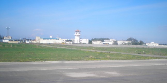 Suriye’nin Lazkiye havaalanı sivil uçuşlara kapatıldı