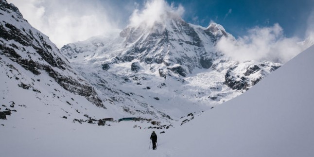 Nepal’de 12 kişi donarak öldü