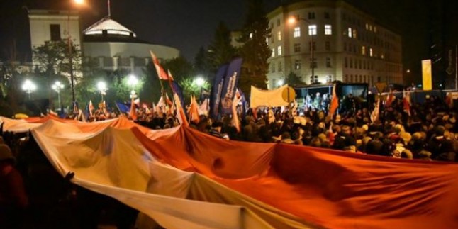 Polonya’da protesto gösterisi