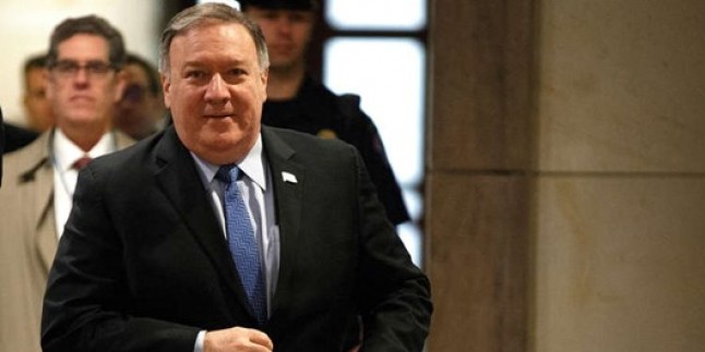 Pompeo, Venezuela’daki Amerikalı diplomatların çekilmeyeceğini açıkladı