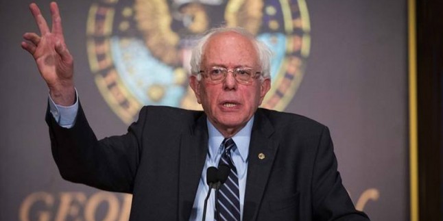 Sanders: Trump şimdiye kadar 3000 kez yalan söylemiştir