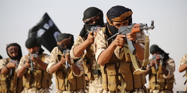 Deyrezzor’da Kent Ahalisi IŞİD Elebaşını Öldürdü