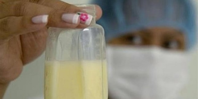 ABD’li Firma Kamboçyali Fakir Kadinlarin Sütünü Alip, ABD’li Annelere Satiyor