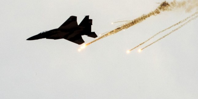 Siyonist İsrail savaş uçakları, abluka altındaki Gazze Şeridi’ne yeniden hava saldırısı düzenledi
