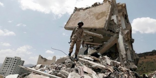 Suudi rejimi Yemen’i yine bombaladıı: 7 şehid